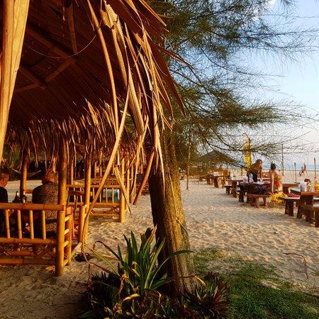Memories Beach Bar
